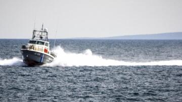 Ακυβέρνητο πλοίο με 14 αλλοδαπούς στην περιοχή Καλύμνου-Αστυπάλαιας