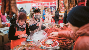 Κοροναϊός: Πώς «γεννήθηκε» ο θανατηφόρος ιός από τις κινέζικες σούπες με νυχτερίδες και φίδια