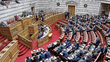 Τροπολογία για το ποδόσφαιρο: Πέρασε με 156 «ναι» - Aπών ο Σαμαράς