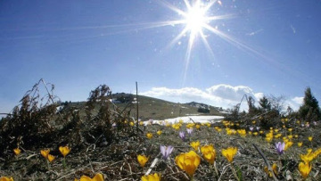 Καιρός: Λίγες βροχές στα δυτικά και στο Αιγαίο, ηλιοφάνεια στην υπόλοιπη χώρα