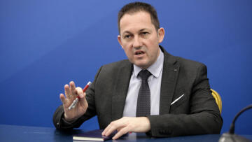 Κορωνοϊός - Πέτσας: Από αρχές Μαΐου η σταδιακή άρση των μέτρων