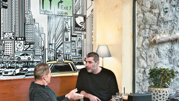 Βασίλης Μπισμπίκης στον Δημήτρη Δανίκα: «Αν μιλήσω για τη  ζωή μου θα τρίξουν κι οι πέτρες» 