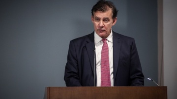 Κορωνοϊός - Δημόπουλος: Όλα όσα γνωρίζουμε για τη θεραπεία της COVID-19