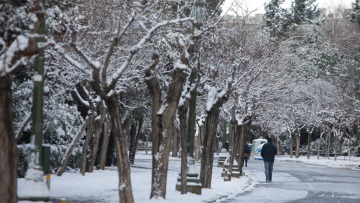 Καιρός: Τσουχτερό κρύο και χιόνια στη Βόρεια Ελλάδα - Χαλάζι στο Αιγαίο
