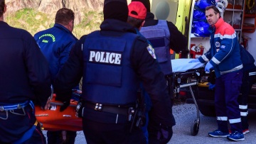 ΕΛΑΣ: Εντυπωσιακές εικόνες από τη σύλληψη των 3 Αλβανών ληστών στην Αρχαία Κόρινθο