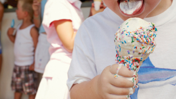 ΗΠΑ: Τέλος στις διαφημίσεις παγωτών για παιδιά κάτω των 12 για να καταπολεμηθεί η παιδική παχυσαρκία