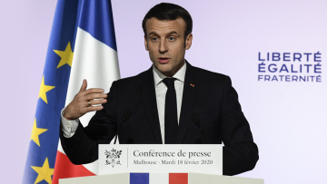 Ο Μακρόν ξεκινά «πόλεμο» κατά των ιμάμηδων στη Γαλλία: Δεν μπορούμε να έχουμε τουρκικούς νόμους στη χώρα