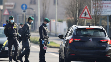 Κορωνοϊός: Έβδομος νεκρός στην Ιταλία - Πανικός με αστυνομικούς στους δρόμους και πόλεις-φαντάσματα