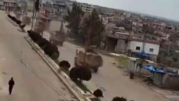 Τουρκικά ΜΜΕ: Κομβόι 50 τουρκικών στρατιωτικών οχημάτων μπήκε στην Ιντλίμπ της Συρίας