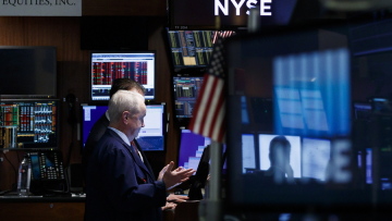 Κορωνοϊός: «Τριγμοί» στην παγκόσμια οικονομία - Απώλειες σε Wall Street και Τόκιο