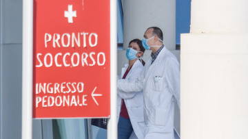 Κορωνοϊός: Ραγδαία η εξάπλωσή του στην Ιταλία - Κρούσματα και σε Φλωρεντία και Σικελία