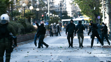 ΑΣΟΕΕ: Καμία ανοχή στην ανομία το μήνυμα της ΕΛΑΣ μετά τους 70 αντιεξουσιαστές της Τετάρτης