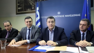 Κικίλιας: Εξετάζεται το πλήρωμα του αεροπλάνου και οι συνταξιδιώτες της ασθενούς με κορωνοϊό 