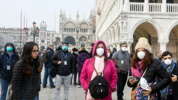 Κορωνοϊός: «Πυρετός» από το ευρωπαϊκό ντόμινο κρουσμάτων λόγω Ιταλίας - Καθυστερεί το εμβόλιο