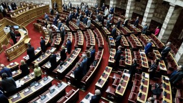 Ασφαλιστικό νομοσχέδιο: Ψηφίζεται σήμερα στη Βουλή – Συγκεντρώσεις στο κέντρο της Αθήνας