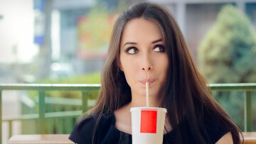 Τα πασίγνωστα ποτά που αυξάνουν κατά 53% τα τριγλυκερίδια και απειλούν την καρδιά