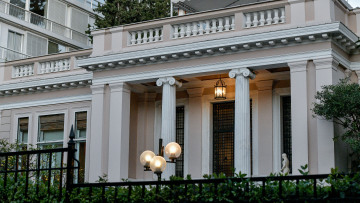 Κυβερνητική πηγή: Αν ήταν ο Τσίπρας θα έλεγε στους χιλιάδες μετανάστες «περάστε μέσα»