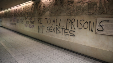 Βανδαλισμοί στο Μετρό Ακρόπολης: Δείτε φωτογραφίες - 43 συλλήψεις