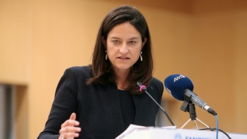 Κεραμέως στον ΘΕΜΑ 104,6: Δεν έκλεισαν τα σχολεία για να μαζεύονται αλλού τα παιδιά