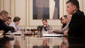 Μεταναστευτικό: Ευρεία σύσκεψη στο Μαξίμου για τη φύλαξη των συνόρων