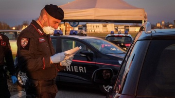 Κορωνοϊός - Ιταλία: «Λουκέτο» στις εκκλησίες - Δεν θα τελούνται λειτουργίες, γάμοι, κηδείες 