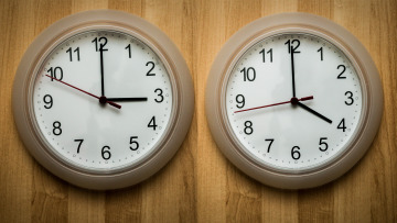 Την Κυριακή αλλάζει η ώρα - Πάμε τα ρολόγια μας μία ώρα μπροστά