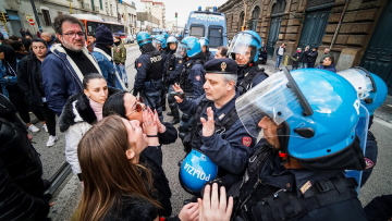 Κορωνοϊός στην Ιταλία: Εξεγέρσεις σε φυλακές γιατί απαγόρευσαν το επισκεπτήριο - Τουλάχιστον ένας νεκρός 