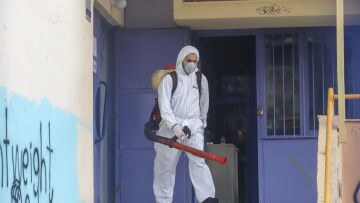 Κορωνοϊός: Ποιος θεωρείται «ύποπτο» κρούσμα και ποιοι χαρακτηρίζονται «στενές επαφές» του ασθενή