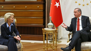 Κομισιόν σε Ερντογάν για μετανάστες: Πάρε πίσω τους πρόσφυγες από τα σύνορα με την Ελλάδα