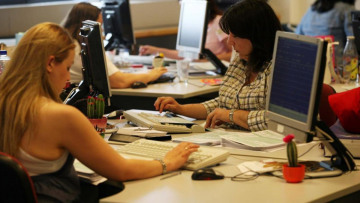 Κορωνοϊός-μέτρα: Άδειες ειδικού σκοπού με πλήρεις αποδοχές για τους εργαζομένους γονείς 