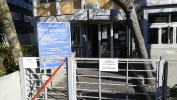 Κορωνοϊός: Το Αστυνομικό Τμήμα Γλυφάδας παίρνει μέτρα προστασίας για τους πολίτες 