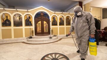 Κορωνοϊός: Άνοιξε τους ναούς ο Μητροπολίτης Κυθήρων - Σχηματίστηκε δικογραφία σε βάρος του