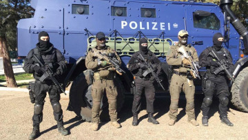 Έβρος: Δείτε βίντεο με την Cobra, την αυστριακή ΕΚΑΜ που περιπολεί στα σύνορα