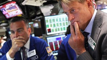 Βαριές απώλειες στη Wall Street: Τριήμερο σφυροκόπημα έριξε τον S&P 500 στο κόκκινο για το 2026