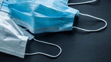 Κορωνοϊός - Μυτιλήνη: Επιχειρηματίες του νησιού δωρίζουν 2.000 μάσκες σε ευάλωτες ομάδες 