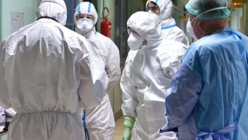 Κορωνοϊός: Για κάθε επιβεβαιωμένο κρούσμα μπορεί να υπάρχουν άλλα... δέκα