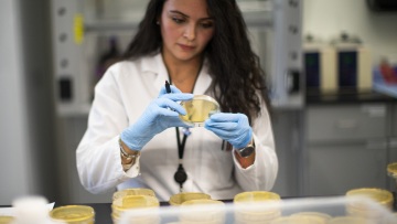 Πώς να ξεχωρίσετε τον Covid-19 από τη γρίπη, το κρυολόγημα και τις αλλεργίες 