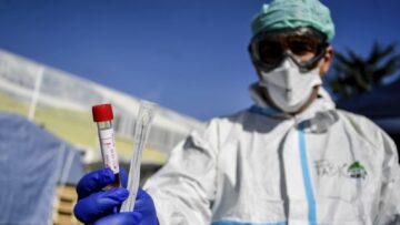 Κορωνοϊός: Ένα λεπτό ομιλίας γεννά πάνω από 1.000 σταγονίδια - Μένουν στον αέρα τουλαχιστον οκτώ λεπτά 