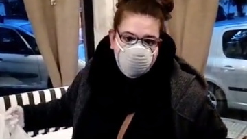 Κορωνοϊός: Η ηθοποιός Σοφία Βογιατζάκη πηγαίνει φαγητό σε ευπαθείς ομάδες