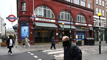 Κορωνοϊός στη Βρετανία: Άλλοι 29 νεκροί σε ένα 24ωρο - Η κυβέρνηση διαψεύδει «λουκέτο» στο Λονδίνο