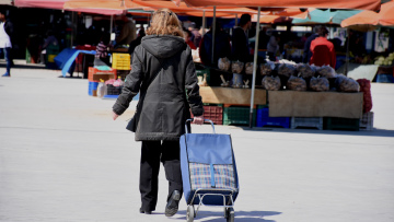Κορωνοϊός: Κλείσιμο των λαϊκών αγορών εξετάζει η Περιφέρεια Αττικής