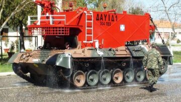 Μετανάστες στον Έβρο: Στις Καστανιές το πυροσβεστικό άρμα «ΔΑΥΙΔ» 