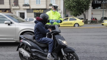 Απαγόρευση κυκλοφορίας: 1.839 παραβάσεις για άσκοπες μετακινήσεις τη Δευτέρα σε όλη την Ελλάδα