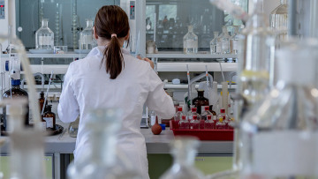 Κορωνοϊός: Δοκιμάζεται εμβόλιο κατά της φυματίωσης -  Στη μελέτη συμμετέχει το ΕΚΠΑ