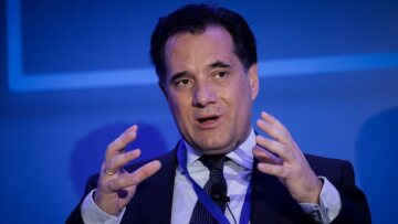 Κορωνοϊός - Γεωργιάδης: Δύο αντισηπτικά ανά πελάτη για να καλυφθεί η ζήτηση