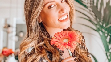 Στην καραντίνα της η Αθηνά Οικονομάκου μαγειρεύει ταλιατέλες