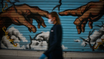 Κορωνοϊός - Δημοσκόπηση: 3 στους 4 ανησυχούν ότι θα προσβληθούν