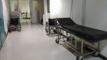 Κορωνοϊός - Καστοριά: Ψάχνουν απαντήσεις οι συγγενείς για τον θάνατο της 41χρονης μητέρας