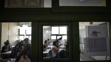 Κορωνοϊός - Πανελλαδικές: Θα κάνω ό,τι περνάει από το χέρι μου για να μην γίνουν τον Σεπτέμβριο, λέει η Κεραμέως