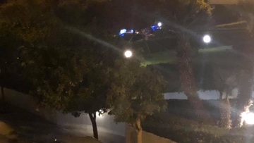 Απαγόρευση κυκλοφορίας - Παλαιό Φάληρο: Αγνόησαν τα μέτρα και βγήκαν να παίξουν ξύλο στη μέση του δρόμου!